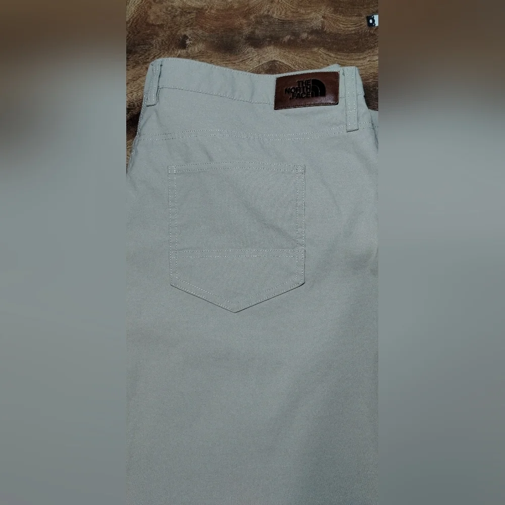 The North Face Men's Khaki Chinos  (40)